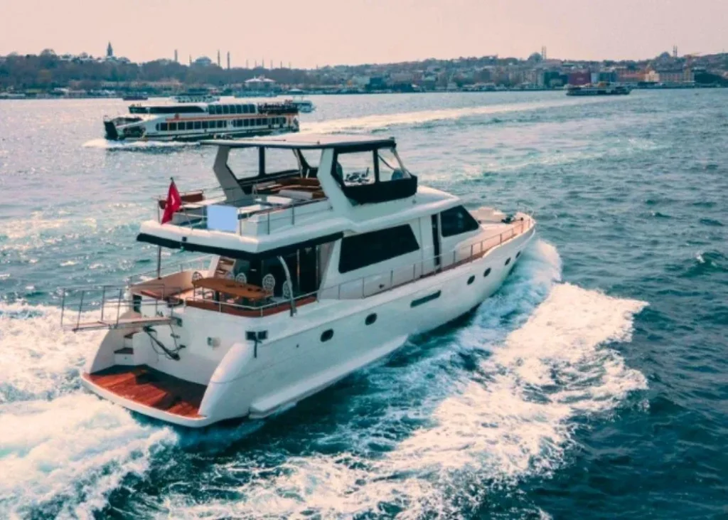Istanbul Islands Swimming Tour – Luxury Yacht for 23 Guests
