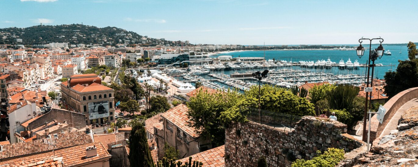 Vue panoramique de Cannes et de sa baie