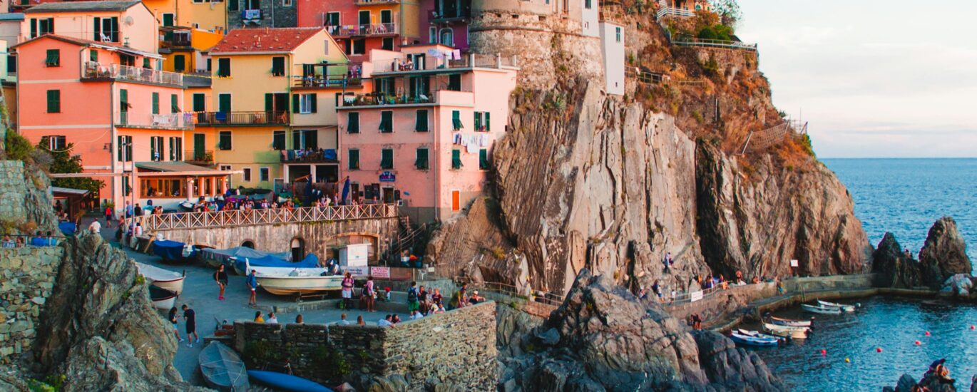 Manarola, sur la côte italienne des Cinque Terre — photographie d’illustration
